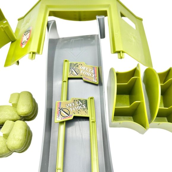 ZhuZhu Pets Special Forces HQ Base and Battle Hamster - Picture 5 of 5